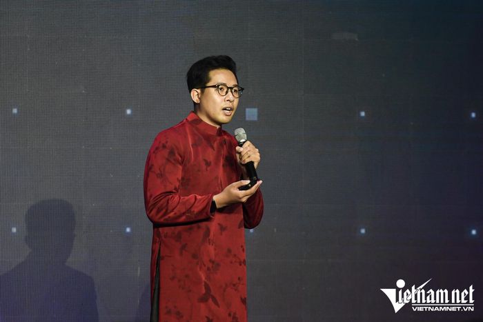 Nhà sáng tạo nội dung Hải Triều trình bày tham luận tại hội nghị. Ảnh: Nguyễn Huế