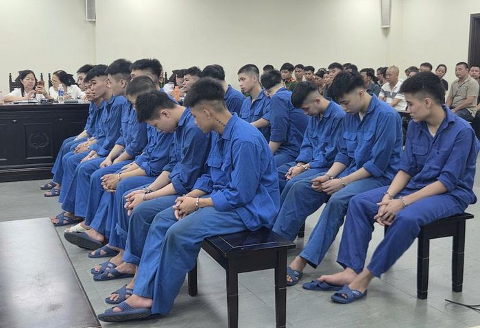 Các bị cáo tại tòa. Ảnh: TN