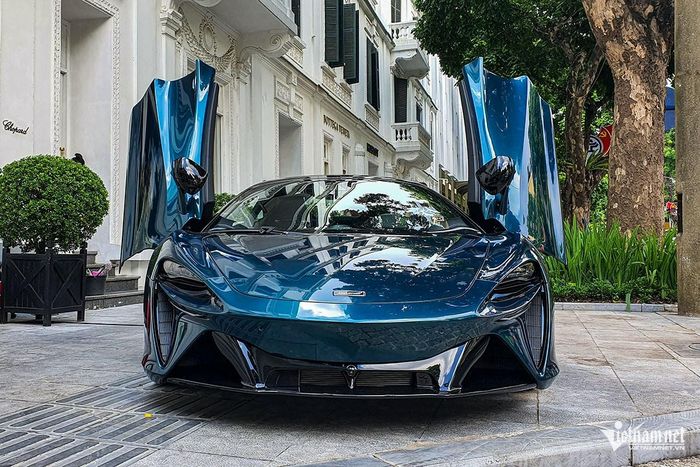 Gánh nặng thuế phí khiến mẫu siêu xe McLaren có giá đắt gấp ba so với giá tại Anh. Ảnh: Ngô Minh