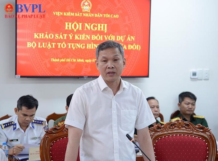  Đồng chí Tạ Văn Đẹp - Đại biểu Quốc hội, Phó Giám đốc Công an TP Hồ Chí Minh phát biểu.