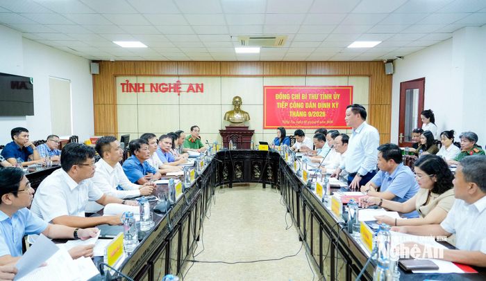 Đồng chí Nguyễn Khắc Thận - Ủy viên Trung ương Đảng, Bí thư Tỉnh uỷ, Trưởng Đoàn ĐBQH tỉnh chủ trì phiên tiếp công dân định kỳ tháng 9/2026. Ảnh: Phạm Bằng