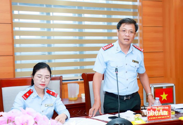 Đồng chí Vũ Tuấn Dũng - Bí thư Đảng ủy, Chánh Thanh tra tỉnh phát biểu tiếp thu ý kiến chỉ đạo của Chủ tịch UBND tỉnh. Ảnh: Thành Duy
