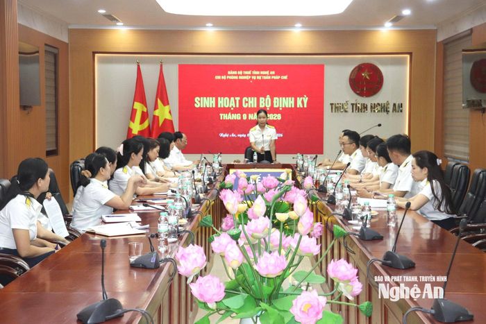 Toàn cảnh buổi sinh hoạt chi bộ. Ảnh: Kim Dung