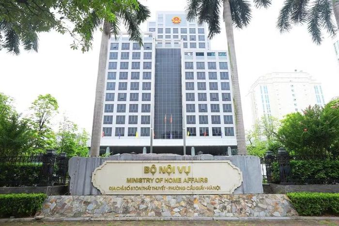 Bộ Nội vụ đã đề nghị các bộ, cơ quan ngang bộ và UBND các tỉnh, thành rà soát kết quả giải quyết chính sách đối với các trường hợp đã được quyết định cho nghỉ việc theo Nghị định số 178/2024/NĐ-CP, bảo đảm đúng đối tượng, trình tự, thủ tục; trường hợp phát hiện sai sót phải kịp thời có phương án khắc phục. 
