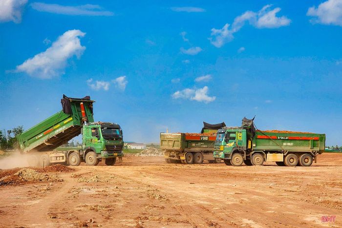  Đến nay, dự án đã hoàn thành san lấp hơn 68/162,71 ha và đang tăng tốc thi công trên phần diện tích còn lại. 