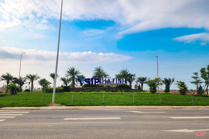 Với tổng vốn đầu tư hơn 1.555 tỷ đồng, dự án VSIP Hà Tĩnh giai đoạn 1 đang dần hiện hữu.