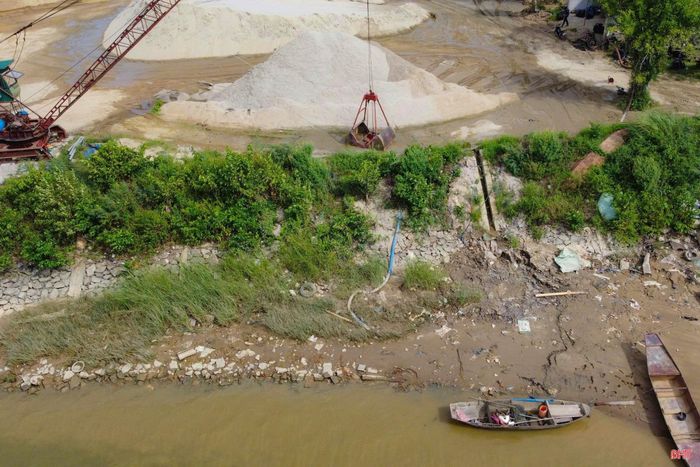 Bến thủy nội địa của ông Nguyễn Hiệp thường xuyên được kiểm tra, bảo đảm các điều kiện an toàn cho phương tiện ra vào, neo đậu.