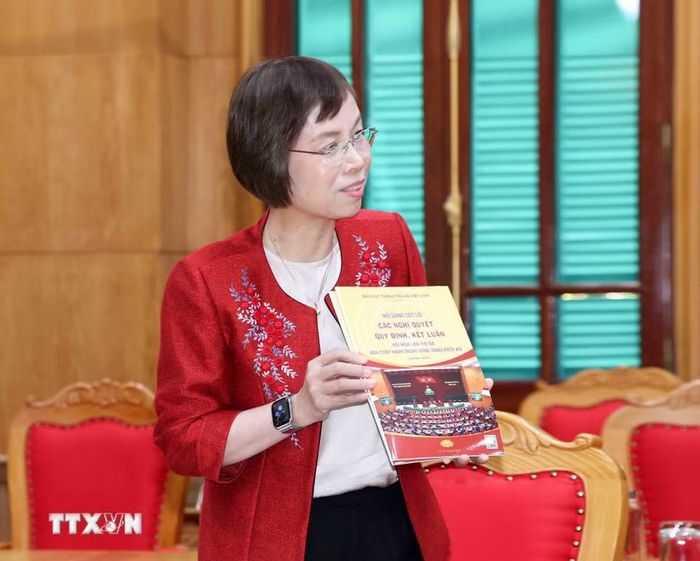 Đồng chí Vũ Việt Trang, Ủy viên Ban Thường vụ Đảng ủy các cơ quan Đảng Trung ương, Bí thư Đảng ủy, Tổng Giám đốc Thông tấn xã Việt Nam phát biểu tại hội nghị. (Ảnh: Phương Hoa/TTXVN)