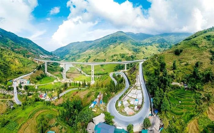 Tỉnh tiếp tục cải thiện điều kiện về đất đai, hạ tầng khu, cụm công nghiệp, giao thông kết nối, xử lý nước thải và các dịch vụ hỗ trợ sản xuất. (Ảnh: Cổng Thông tin điện tử tỉnh Lào Cai)