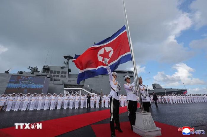 Lễ đưa tàu khu trục Kang Kon vào biên chế tại cảng Wonsan, Triều Tiên, ngày 6/9/2026. (Ảnh: KCNA/TTXVN phát)