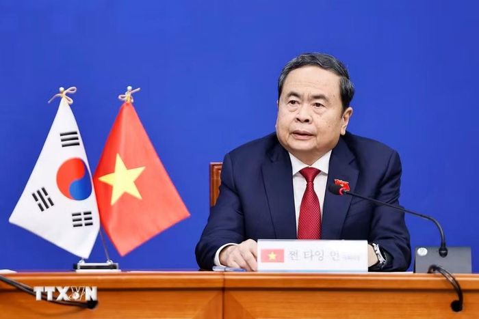 Chủ tịch Quốc hội Trần Thanh Mẫn phát biểu tại cuộc tiếp Chủ tịch Đảng Dân chủ Đồng hành (DPK) Kim Min Seok. (Ảnh: Doãn Tấn/TTXVN)