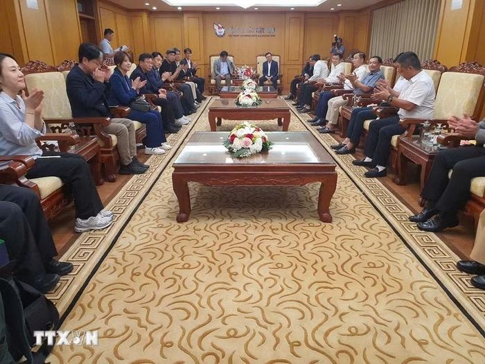 Đoàn đại biểu Hội Nhà báo Hàn Quốc tới thăm và làm việc với Hội Nhà báo Việt Nam. (Ảnh: Nguyễn Trọng Lịch/TTXVN)