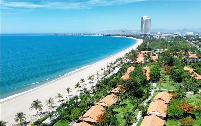 Vẻ đẹp của biển Ninh Chử - Bình Sơn (phường Ninh Chử và Đông Hải, tỉnh Khánh Hòa). Ảnh: Nguyễn Thành/TTXVN