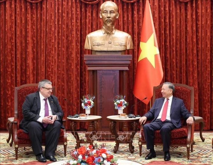 Tổng Bí thư, Chủ tịch nước Tô Lâm trả lời phỏng vấn của Hãng thông tấn TASS (LB Nga). Ảnh: Thống Nhất/TTXVN