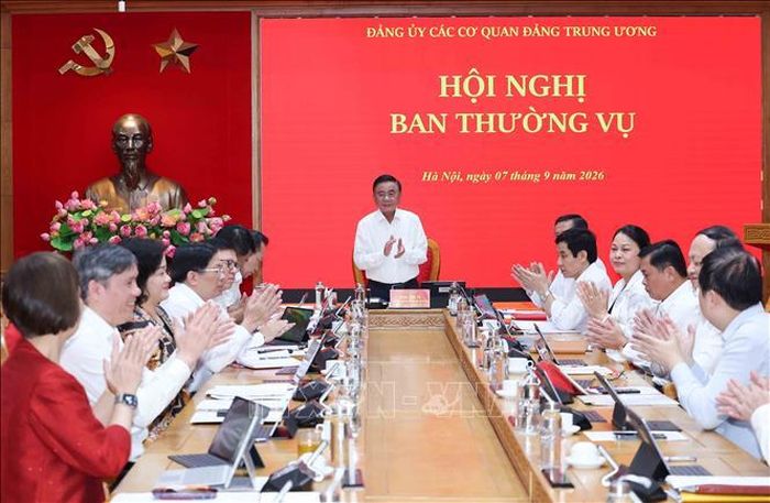 Đồng chí Trần Cẩm Tú, Uỷ viên Bộ Chính trị, Thường trực Ban Bí thư, Bí thư Đảng uỷ các cơ quan Đảng Trung ương phát biểu chỉ đạo Hội nghị. Ảnh: Phương Hoa/TTXVN