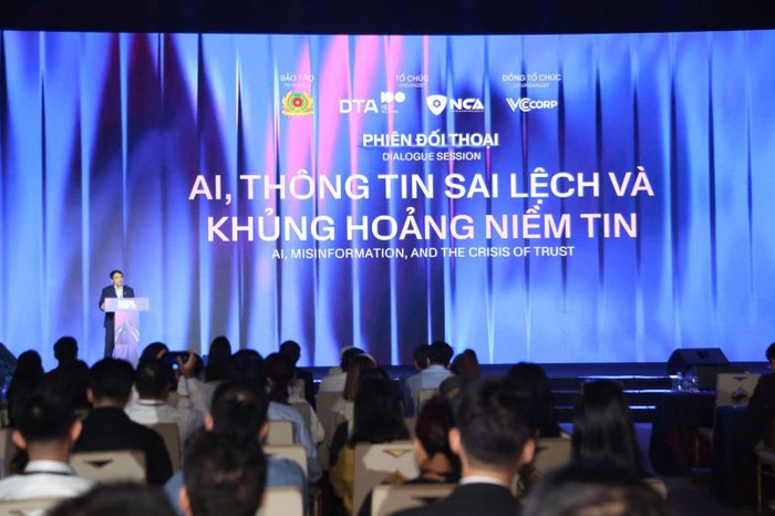 Quang cảnh phiên thảo luận chuyên đề.
