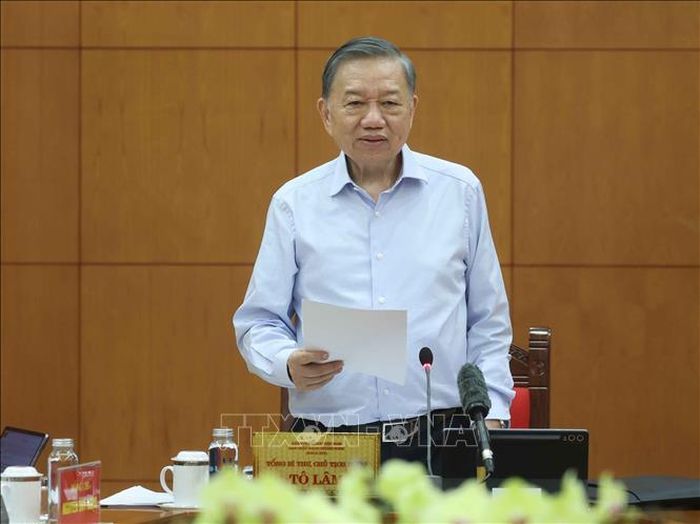 Tổng Bí thư, Chủ tịch nước Tô Lâm phát biểu chỉ đạo tại buổi làm việc với Ban Tổ chức Trung ương và các cơ quan liên quan về Đề án tổng kết Nghị quyết số 26-NQ/TW, ngày 19/5/2018 của Ban Chấp hành Trung ương Đảng khóa XII về "Tập trung xây dựng đội ngũ cán bộ các cấp, nhất là cấp chiến lược đủ phẩm chất, năng lực và uy tín, ngang tầm nhiệm vụ", tại Trụ sở Trung ương Đảng, chiều 26/8. Ảnh: Thống Nhất/TTXVN