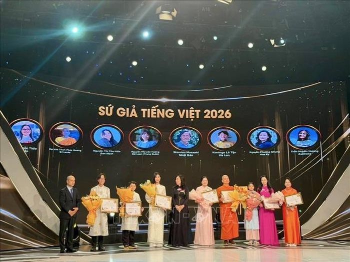 Cô Nguyễn Thị Liên Hương, Giảng viên tại Đại học Đài Loan (Trung Quốc), tại Lễ trao giải Sứ giả Tiếng Việt ở nước ngoài năm 2026. Ảnh: TTXVN phát