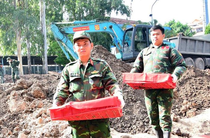 Hài cốt liệt sĩ sau khi tìm thấy được đưa về phòng lấy mẫu, lưu mẫu để phục vụ công tác giám định, xác định danh tính.