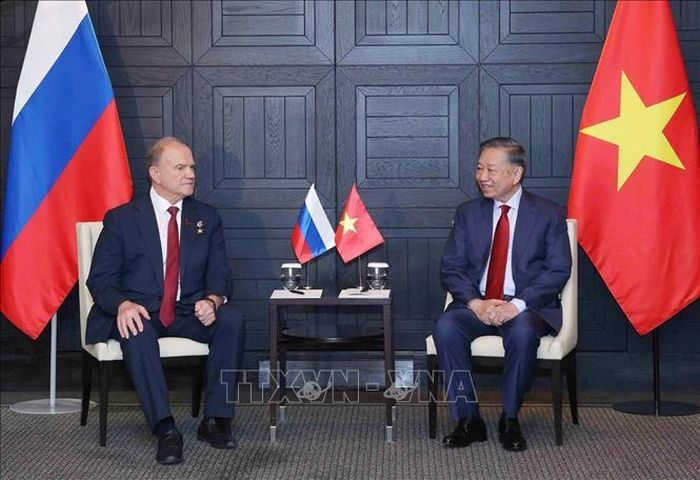 Tổng Bí thư, Chủ tịch nước Tô Lâm tiếp Chủ tịch Đảng Cộng sản Liên bang Nga Gennady Zyuganov. Ảnh: Thống Nhất/TTXVN.