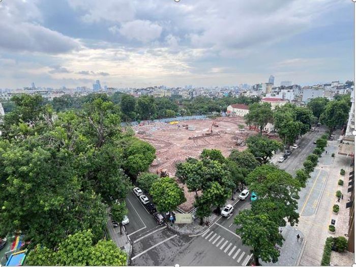 Toàn cảnh công trường nhìn từ văn phòng tòa nhà Leadvisors Place – vị trí đắc địa tại góc ngã tư vàng Lý Thái Tổ – Trần Nguyên Hãn