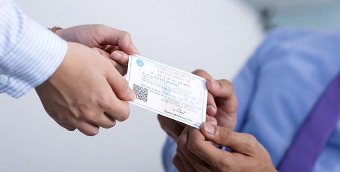 Mục tiêu 100% người cao tuổi được bao phủ BHYT không chỉ dừng ở việc có thẻ bảo hiểm mà còn hướng tới khả năng tiếp cận và thụ hưởng dịch vụ y tế có chất lượng, phù hợp và an toàn. Ảnh minh họa.