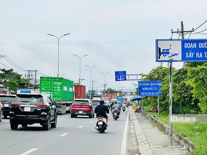Dự án nâng cấp, mở rộng đoạn Quốc lộ 1 này nhằm giải quyết tình trạng kẹt xe kéo dài, cải thiện kết nối giữa Tp.HCM với các tỉnh miền Tây và tạo ra trục kết nối liên hoàn kết nối trực tiếp vào cao tốc Bến Lức - Long Thành, cao tốc Tp.HCM - Trung Lương và đường Vành đai 3.