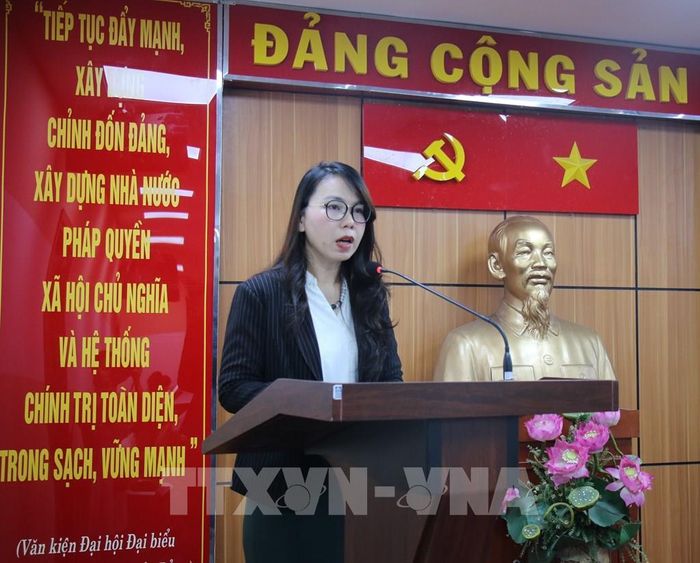 Đại diện Sở Công Thương TP. Hồ Chí Minh chia sẻ về dự thảo Nghị quyết của Hội đồng nhân dân thành phố về Khu thương mại tự do và Khu logistics tích hợp theo Luật Phát triển đô thị. Ảnh: Hương Giang - TTXVN