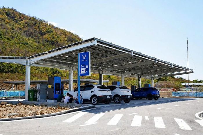 Khi đi xa nên tính toán hành trình, địa điểm sạc phù hợp (Ảnh minh họa).