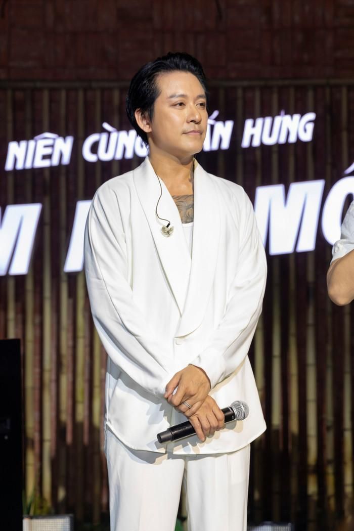 Tuấn Hưng lên tiếng làm rõ quyết định sang Mỹ định cư khi nhận được nhiều thắc mắc từ khán giả.