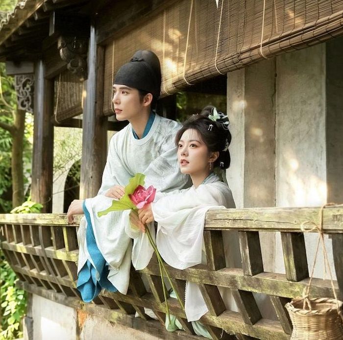 Không chỉ gây chú ý bởi hai diễn viên chính, Nhất Niệm Giang Nam còn sở hữu câu chuyện xoay quanh sáu nhân vật có xuất thân và số phận khác nhau.