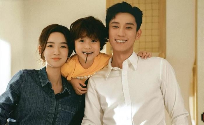 Mẫn Tuệ và Tân Kỳ từng yêu nhau nhưng chia tay vì hiểu lầm. Nhiều năm sau, họ tái ngộ khi cả hai đã trưởng thành và có cuộc sống riêng. Sự xuất hiện của một cậu bé khiến mối quan hệ càng trở nên phức tạp. Phim ghi điểm nhờ câu chuyện tình yêu trưởng thành, đề cao sự tha thứ và cơ hội sửa chữa những tiếc nuối trong quá khứ.
