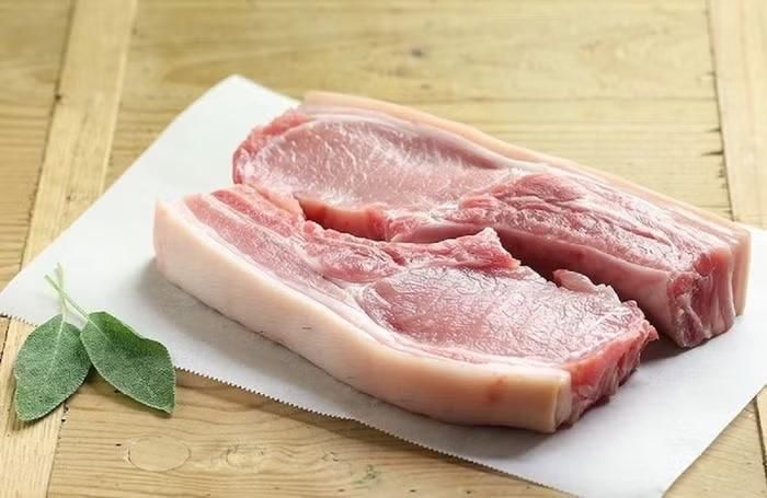 Giá thịt lợn hơi diễn biến ổn định đến tăng nhẹ trên cả nước
