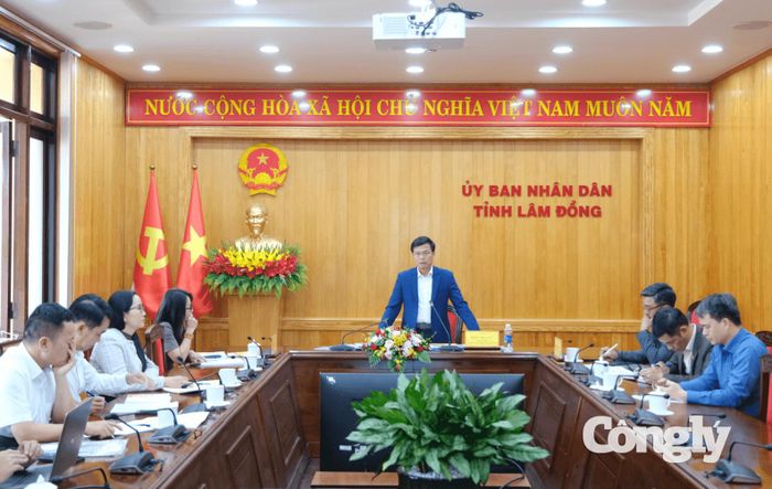 Quang cảnh buổi làm việc.