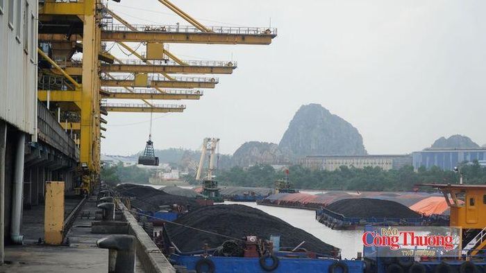 Công tác chuẩn bị nhiên liệu đảm bảo cho sản xuất cung ứng điện theo lệnh điều độ của NSMO.