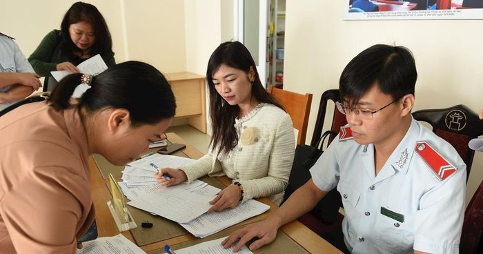 Rà soát việc tham gia đóng bảo hiểm xã hội của các đơn vị sử dụng lao động. Ảnh minh họa: Thu Hằng.
