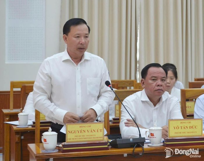 Đồng chí Nguyễn Văn Út, Phó Bí thư Thành ủy, Chủ tịch UBND thành phố Đồng Nai phát biểu tại buổi làm việc. Ảnh: Phương Hằng
