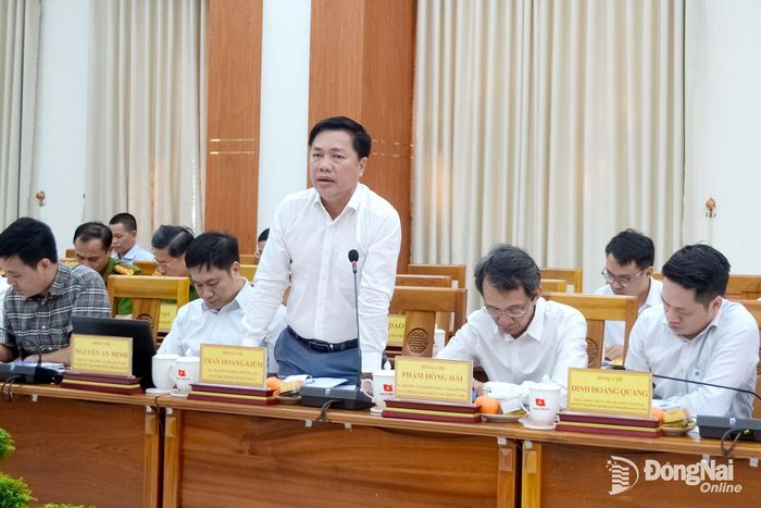 Đồng chí Trần Hoàng Kiếm, Vụ trưởng Vụ Địa phương III, Ban Nội chính Trung ương phát biểu tại buổi làm việc. Ảnh: Phương Hằng