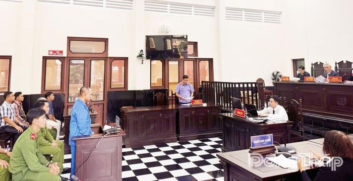 Đại diện Viện Kiểm sát nhân dân đọc cáo trạng.
