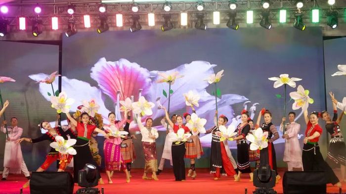  Tiết mục hát múa Khát vọng Điện Biên. Ảnh: H.V 