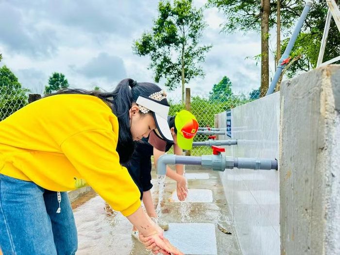  Công trình cung cấp nguồn nước sạch cho trên 300 hộ dân với trên 1.400 khẩu của làng Bia Tih. Ảnh: Như Nguyện 