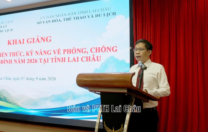Tiến sĩ Phạm Quế Anh - Hiệu trưởng Trường Cán bộ quản lý văn hóa, thể thao và du lịch phát biểu tại lễ khai giảng.