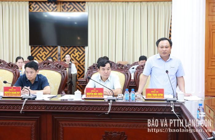 Đồng chí Lương Trọng Quỳnh, Ủy viên Ban Thường vụ Tỉnh ủy, Trưởng Ban Nội chính Tỉnh ủy phát biểu tại hội nghị