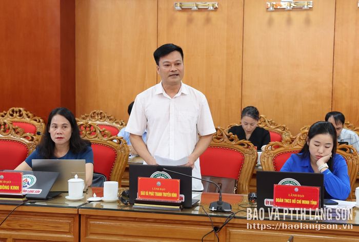 Lãnh đạo Báo và Phát thanh, Truyền hình Lạng Sơn phát biểu tại cuộc họp
