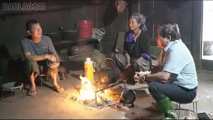 Người cao tuổi xã Mù Cang Chải phát huy vai trò gương mẫu trong lao động, phát triển kinh tế để con cháu học tập, làm theo.