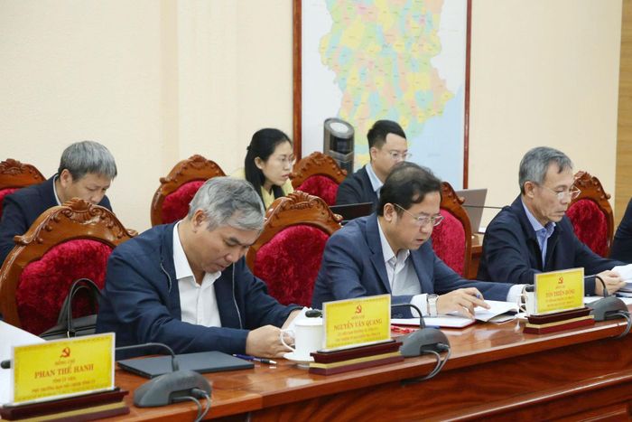 Các đại biểu tham dự cuộc họp