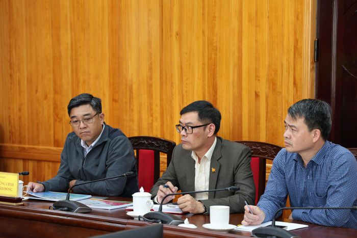 Lãnh đạo Văn phòng UBND tỉnh tham dự tại cuộc họp