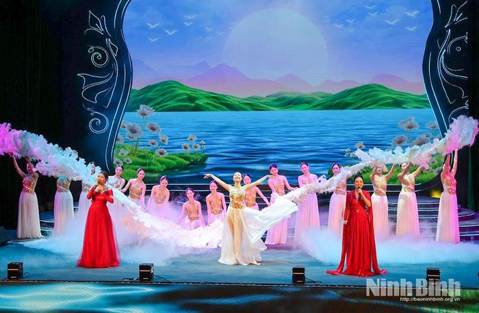Tiết mục mở màn “Nơi bình minh đầy nắng”.