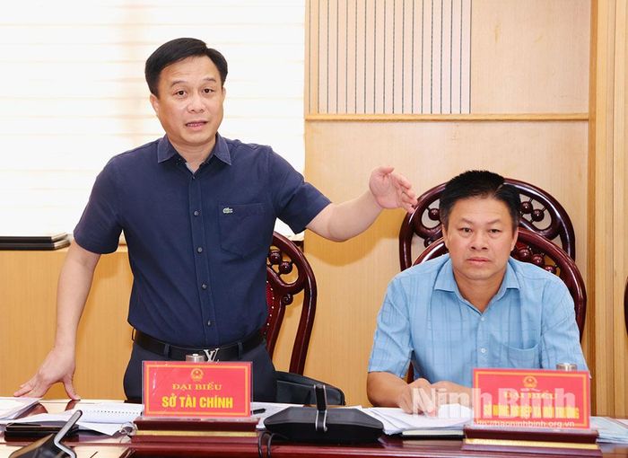 Lãnh đạo Sở Tài chính phát biểu tại hội nghị.