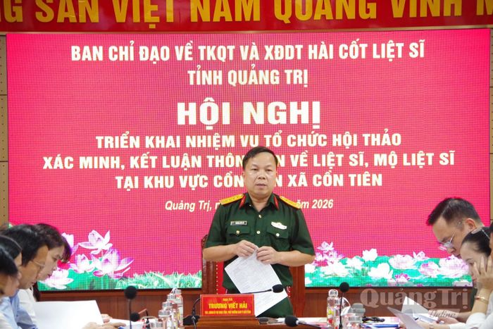 Đại tá Trương Viết Hải, Chính ủy Bộ CHQS tỉnh, Phó trưởng Ban Thường trực Ban Chỉ đạo tìm kiếm, quy tập và xác định danh tính hài cốt liệt sĩ tỉnh kết luận tại hội nghị - Ảnh: X.DA